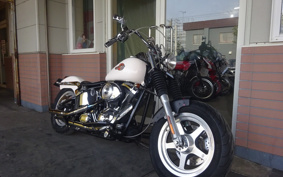 HARLEY FLSTCI 2001 BWB