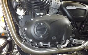 TRIUMPH STREET TWIN 2019