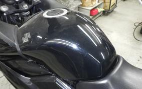 SUZUKI GSR250F