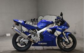 YAMAHA YZF-R1 2000 RN04