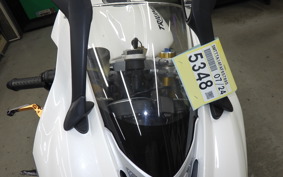 TRIUMPH DAYTONA 675 R 2015