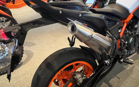 KTM 890 DUKE R 2023 TU940