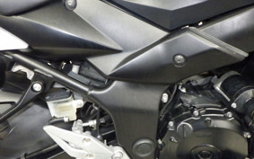 SUZUKI GSR750 2011