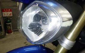 TRIUMPH STREET TRIPLE 85 2013