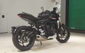 TRIUMPH TRIDENT 660 2023
