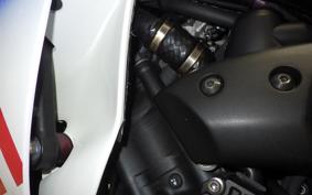YAMAHA YZF-R1 2013