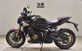 HONDA CB650R E-Clutch 2024 RH17