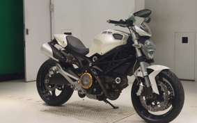 DUCATI MONSTER 696