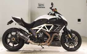 DUCATI DIAVEL AMG 2013