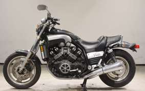 YAMAHA VMAX 2000