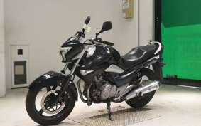 SUZUKI GSR250 2019