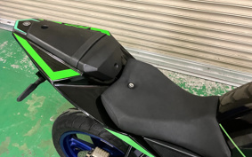 YAMAHA YZF-R125 RE06