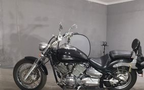 YAMAHA DRAGSTAR 1100 2004 VP13J