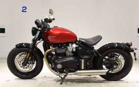 TRIUMPH BONNEVILLE BOBBER 2022