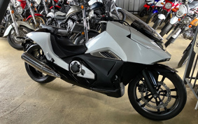 HONDA NM4 VULTUS -01 2014 RC82