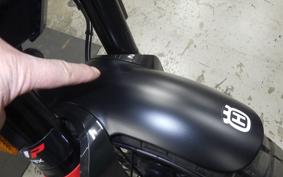 HUSQVARNA SVARTPILEN 401 2024