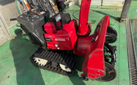 HONDA  SNOW BLOWER  MACHINE 
