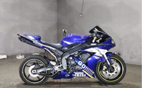 YAMAHA YZF-R1 2004 RN12