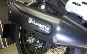 HUSQVARNA SVARTPILEN 401 2021
