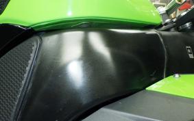 KAWASAKI ZX 10 NINJA R 2010