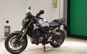 HONDA CB650R E-Clutch 2024 RH17