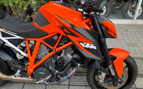 KTM 1290SUPER DUKE 2015 V3940
