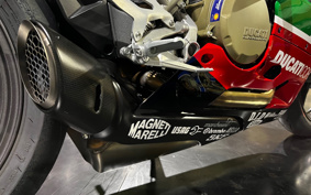 DUCATI PANIGA-REV2 BAYLISS 2022 1H00