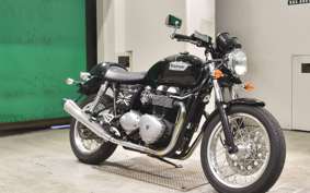 TRIUMPH THRUXTON 900 2010