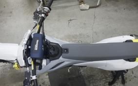 HUSQVARNA FC450