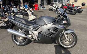 SUZUKI RF900R 2001 GT73A