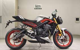 TRIUMPH STREET TRIPLE RX 2026