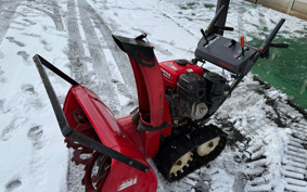 HONDA  SNOW BLOWER  MACHINE 