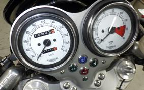 TRIUMPH THRUXTON 900 2006