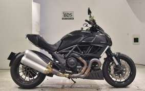 DUCATI DIAVEL 2012