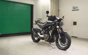 HUSQVARNA SVARTPILEN 401 2022