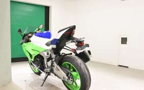 KAWASAKI NINJA ZX-6R A 2025