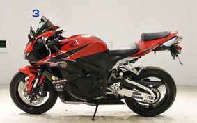 HONDA CBR600RR GEN 3 2011 PC40