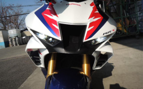 HONDA CBR1000RR-R FB SP 2023 SC82