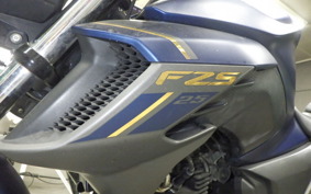 YAMAHA FZS25 2001