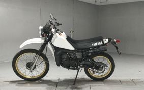 YAMAHA DT125 17F