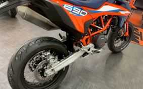 KTM 690 SMC R 2025 LSV40