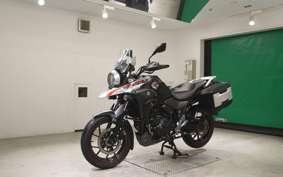 SUZUKI Vｽﾄﾛｰﾑ250A 2000