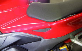 DUCATI STREETFIGHTER V4 S 2025