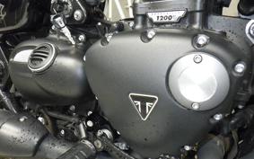 TRIUMPH BONNEVILLE BOBBER 2018