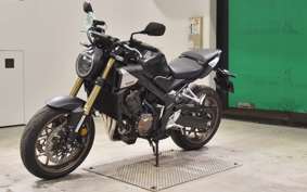 HONDA CB650R E-Clutch 2025 RH17