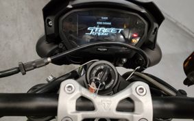 TRIUMPH STREET TRIPLE RS 2020 HDA554