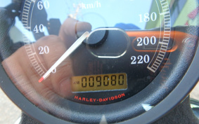 HARLEY XL883N 2010 LE2