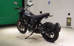 DUCATI SCRAMBLER ICON 2025