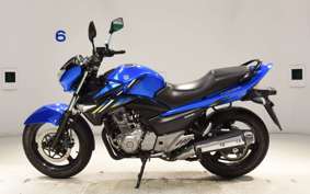 SUZUKI GSR250