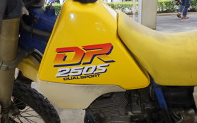SUZUKI DR250 S SJ44A
